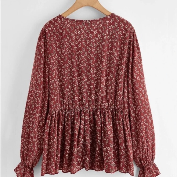 🦄SHEIN DITSY FLORAL SELF TIE PEPLUM TOP - Picture 3 of 3